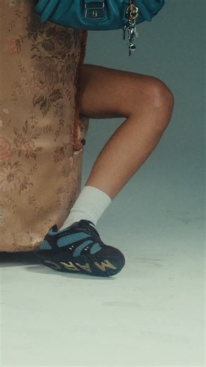 25K views · 755 reactions | Marc Jacobs Winter 25. Turn things up a gear this season in icy blues and raspberry pinks. Discover the new Marc Jacobs collection on marcjacobs.com | Marc Jacobs | Facebook