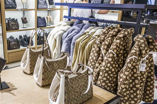 These 8 Mall Brands Are Making a Major Comeback Right Now