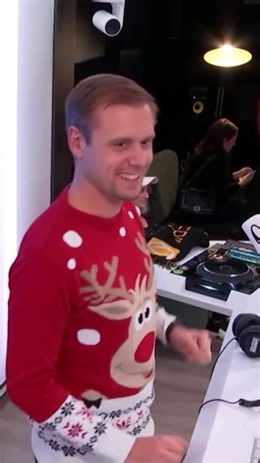 Armin van Buuren celebrates "DJ T.H. & Nadi Sunrise feat. Michele C - See You Again" in ASOT 895