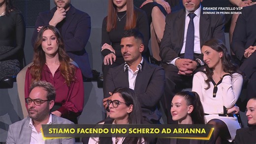 Scherzi a parte: Lo scherzo ad Arianna, la fidanzata gelosa