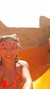 Ambiance Piscine – Camping Les Écureuils 💦 Aux Écureuils, la piscine est le cœur des journées ensoleillées. On y retrouve : des moments rafraîchissants dans l’eau, des jeux et des sourires qui ne s’arrêtent jamais, des pauses détente sur les transats, des instants en famille où tout paraît plus simple Entre éclats de rire, soleil vendéen et eau turquoise, l’espace aquatique devient votre meilleur allié pour des vacances réussies 🏊‍♀️ Prêt(e) pour un plongeon ? #Chadotel #Piscine #vacances | Ca