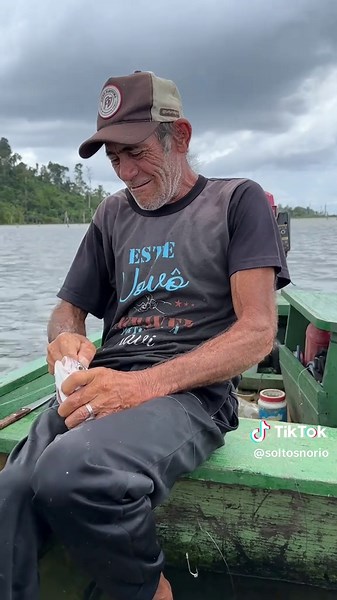 Ela véi mamando a isca #peixe #humor #humortiktok #amor #pescaria