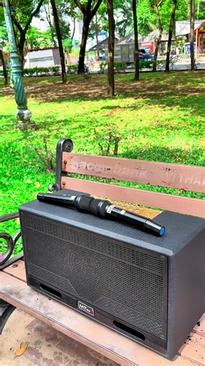 Loa karaoke T20Pro xách tay nhỏ gọn kèm 2 microo chống hú tốt #t20pro #mtmaxshop #thinhhanhtiktok #loakaraokegiadinh #xuhuong