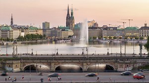 Einzigartiger Hamburg-Atlas zeigt auf 250 Karten Stadtentwicklung, Kultur und Wirtschaft