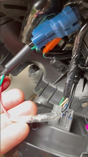 CT125ハンターカブ 30秒で分かるUSB電源取り付け方法！キタコUSB電源キット（バイク）