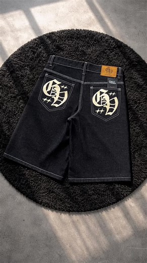 Ultimate Guide to Styling Baggy Shorts in Streetwear