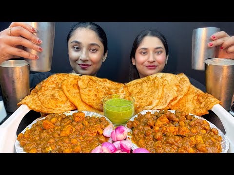 Eating Spicy 🔥Chole Bhature Challenge| Indian Street Food Eating Challenge ‪@GulliblePoulami‬