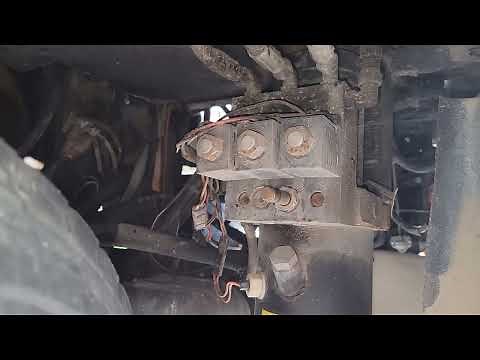 My RV Leveling system got stuck at the camp sight. Here is how I fixed it!