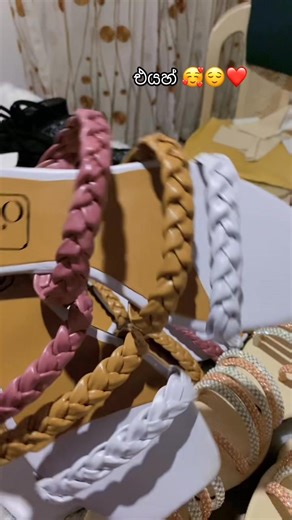 එයාට ඔනා කිව්ව විදිහට Color combination එක කරලා දුන්නා. ඔයාට ඔනි විදිහටත් කරලා දෙන්නම් ඉතින් . බලන් ඉන්නැතුව WhatsApp msg එකක් දාන්න ❤️🥰 ෴ මේකේ vedio ගත්තා මිසක් photo ගහන්න අමතකම උනා . 🥺 | reayo collection