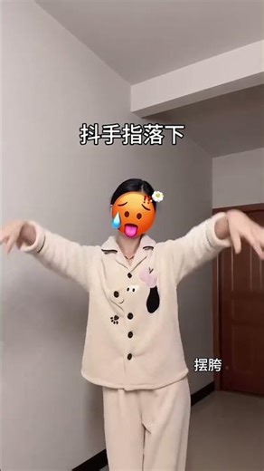 Ancient Wind Shake: Master Pipa Player's Enchanting Performance