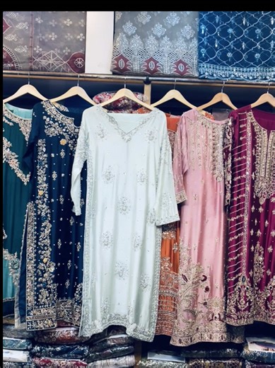 Elegant Antique Style Fashion Collection