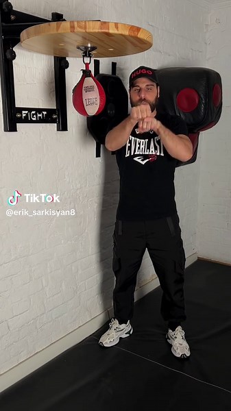 Speedbag tutorial ✔️🥊 #boxing #boxingtraining #boxingskills #boxingfans #boxingtechnique #boxingteaching #boxingteaching #boxingcoach #speedbag #speedbagtraining
