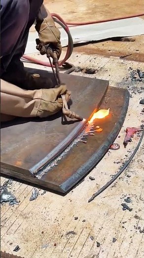 Gas cutting process of riveted steel