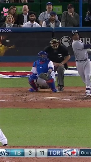 Impressive Baseball Catch: A Defensive Gem