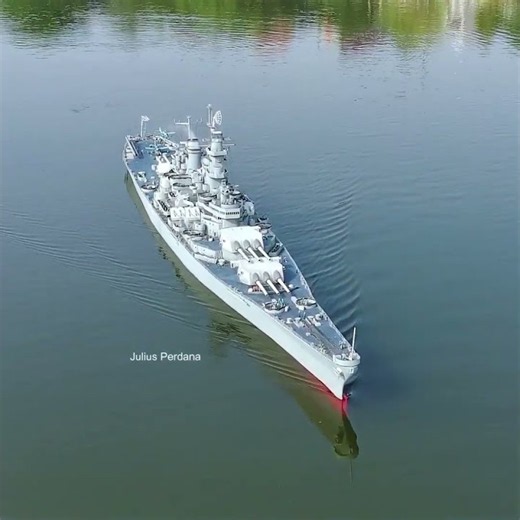 RC USS Iowa shots from drone #battleship #rcships #ussiowa
