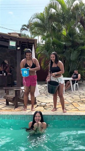 DESAFIO DA PISCINA #shorts #funny #comedy
