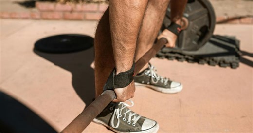 How to use lifting straps to boost your grip and enhance your workouts