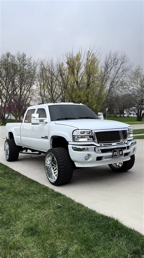 Explore Duramax Diesel Trucks: Features and Sounds