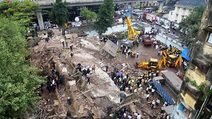 Five-story building collapses in Mumbai