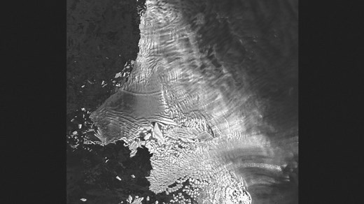 Timelapse satellite images of Thwaites Glacier melting