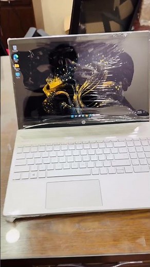 Hp Pavilion 15 Touch Screen - Ryzen 7 3700u | 2gb Graphics Card - Silver keyboard with metallic body