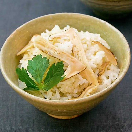 味付け簡単！白だし香る松茸ご飯の作り方 | デリッシュキッチン
