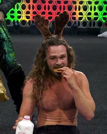 Santa brings #JackPerry milk and cookies! #AEWDynamite