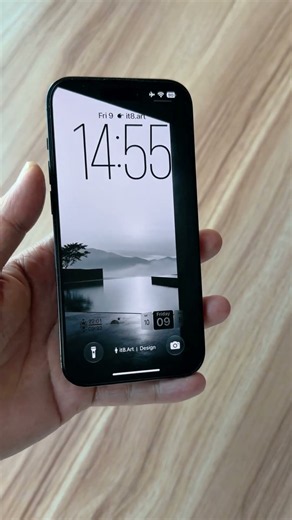 Minimalist iPhone Customization | Black & White Wallpaper & Widgets #lockscreen