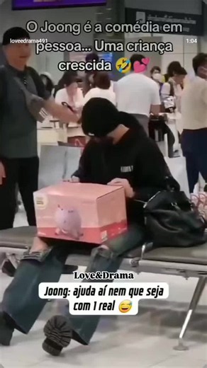 Ele é igual a uma criança — Dunk Joong vídeo fofo