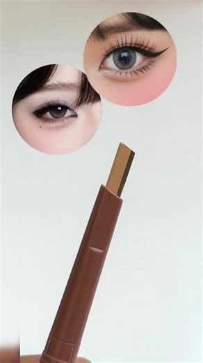 ‎ویولت لیدی شاپ | محصولات مراقبتی |آرایشی و بهداشتی‎ on Instagram‎: "با احترام به هموطنانم🫂❤️‍🩹 قلم درشت کننده جادویی چشم✨💞💜 بالاخره راز درشت کردن چشم دخترای کره ای رو فهمیدم🤌🏻✨😍 یه قلم حرفه ای که دو لاین تیره و‌ روشن داره و با یک بار کشیدن و ایجاد خطای دید سایز و جذابیت چشم رو چندین برابر میکنه✨🤌🏻 این قلم جادویی دو سر هست… یک سر مغز رنگی با پیگمنت بالا و یک سر براش حرفه ای برای فید کردن… قی.مت ۲۵۰ هزار تومان✨ ثبت سفارش دایرکت و وبسایت ویولت لیدی شاپ💜 @violet_lady_shop #میکاپ_کره ای#قل