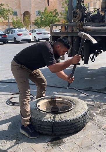 أنت تدفع عشان تتمرن… وأنا آخذ فلوس وأنا أتمرن. #المدينه #السعودية #viral #fyp