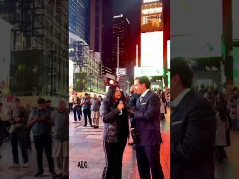 Entrevista con Simpson Ahuevo en Times Square