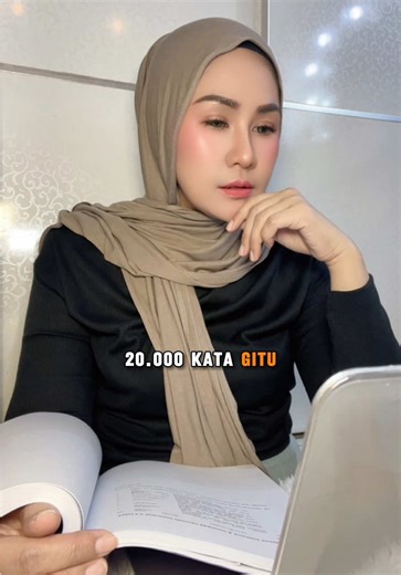 Pakai AI untuk skripsi? Boleh. Asal bukan buat copy–paste, tapi buat bantu brainstorming, parafrase, dan memahami teori. Ingat, yg diuji dosen itu bukan kecanggihan AI-nya, tapi kedalaman analisis kamu. AI itu tools. Kamu tetap penelitinya,, wokeeyy 😊❤️🥰 #skripsi #braintext #braintextAI