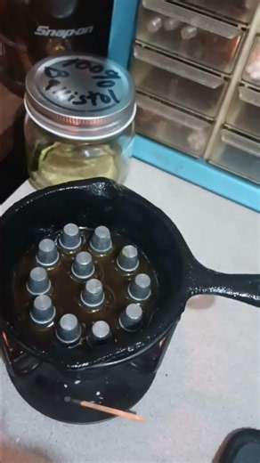 The Proper Way to Pan Lube a Bullet.