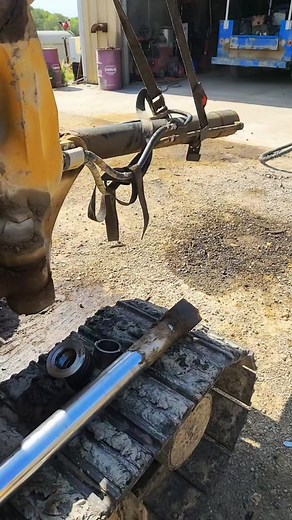 Apparently.. that sleeve with the threads had come loose while still in the cylinder, and destroyed the threads.. new internals otw! #fyp #fypage #mechanic #fails #mechaniclife #mechanicfails #thatsfdup #CAT