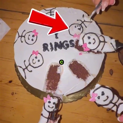 No one found the ring right away (@7__rings7)
