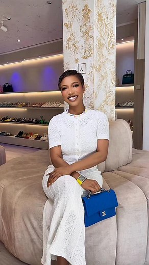 182K views · 31K reactions | GRAPES GOTTA TO CRUSHED IN ORDER TO MAKE WINE AND DIAMONDS FORM UNDER PRESSURE. OLIVES ARE PRESSED TO RELEASE OIL AND SEEDS GROW IN DARKNESS. SO WHEN NEXT YOU FEEL CRUSHED, UNDER PRESSURE, PRESSED OR IN DARKNESS? KIST KNOW THAT YOU ARE IN A POWERFUL PLACE OF TRANSFORMATION. KEEP THAT IN MIND殺 | TONTO W. C. DIKEH | Facebook