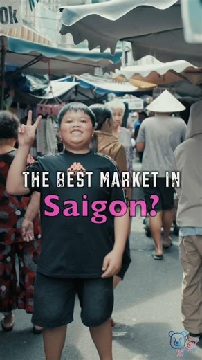 Heaven for vintage clothes? 🇻🇳 #vietnamtravel #market #saigon