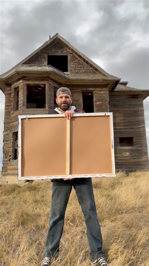 Something spooky #Mitchelhouse #saskstacy #Sask #saskatchewan #photography #haunted | Sask Stacy
