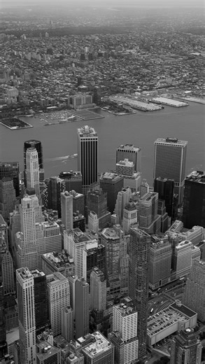 Luana Barron on Instagram: "WAAA siendo modelo en NEW YORK!!!💗 Que increíble experiencia junto a mi familia @maybelline ✨Fueron unos días llenos de emoción, diversion y mucho makeup!!! #MNYEXPERIENCE #MAYBELLINE #PUBLICIDAD NSOC00635-22EC"