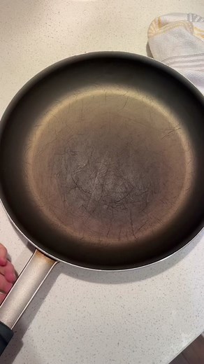 Ditch Non-Stick Pans for Hormonal Health: Hormone-Disrupting Chemicals