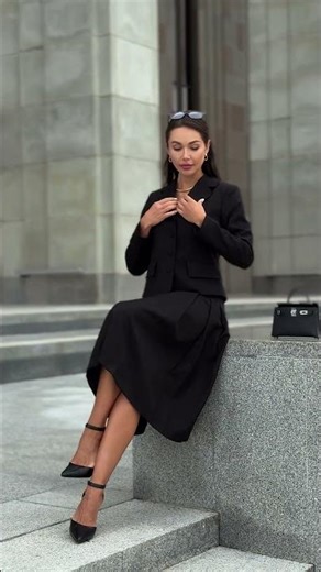 Чёрный костюм с юбкой — тиль, который говорит за вас 24-414-2 URS.by