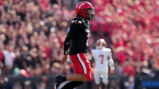 Cincinnati snaps Iowa State's perfect record