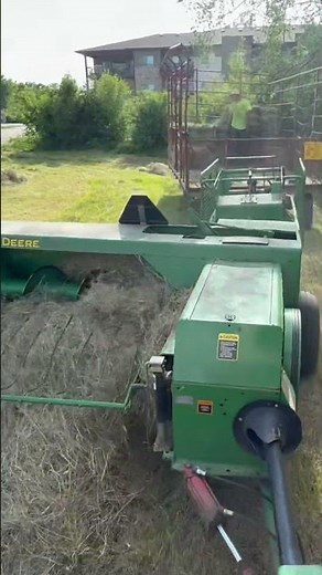 Baling Hay in 95 Temps w/ my John Deere 348 Baler & International Farmall 826! Thankful for Help!