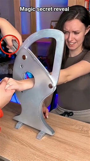 The Key to These Magic 🎩 Tricks Is Never Where You Think #Magic #Magic Tricks #Visuallllusion