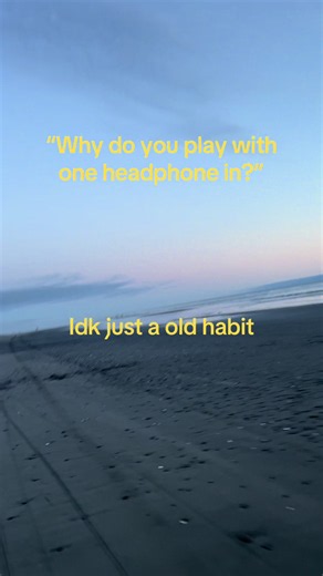 Why Do You Wear One Headphone? A Quick Look at the Habit