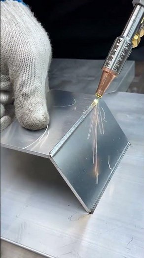 Handheld Laser #Welding machine It's working samood Available in low price.