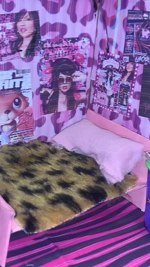 my hands are just dirty because of printer ink and such, anyway i’m super proud of these rooms i made #lps #lpsskit #lpsdiy