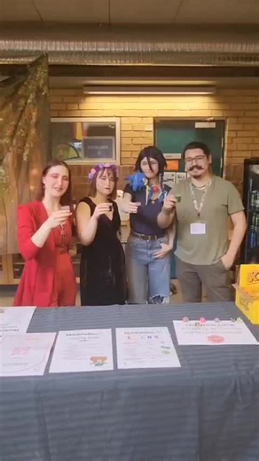 KodachiCon: 2025 är igång, och det finns ju inget bättre än att komma igång med mockbaren! Drinkarna är alkoholfria, och håller på nu framtill kl 22:00 i huvudbyggnaden! #kodachicon2025 #convention #event #lundsweden #con #cosplay