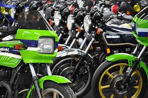 バイク王の新店舗が面白い！“買えるミュージアム”をコンセプトとした新たな絶版車館が誕生 - webオートバイ